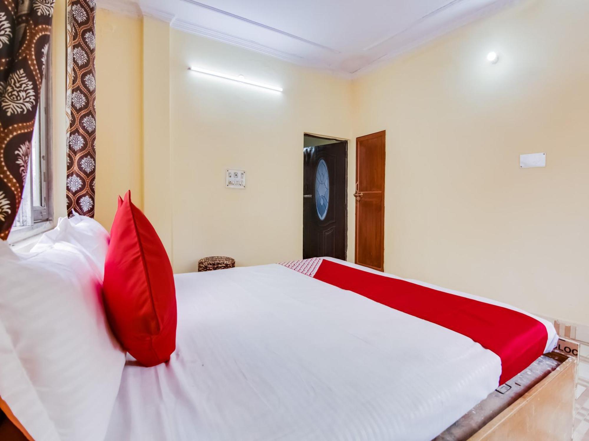 Hotel O Smart View New Delhi Bagian luar foto