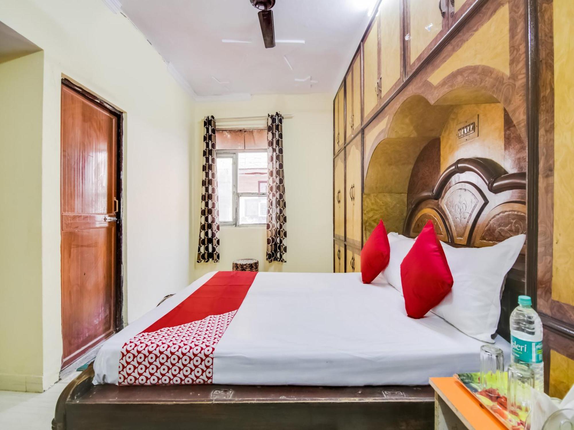 Hotel O Smart View New Delhi Bagian luar foto