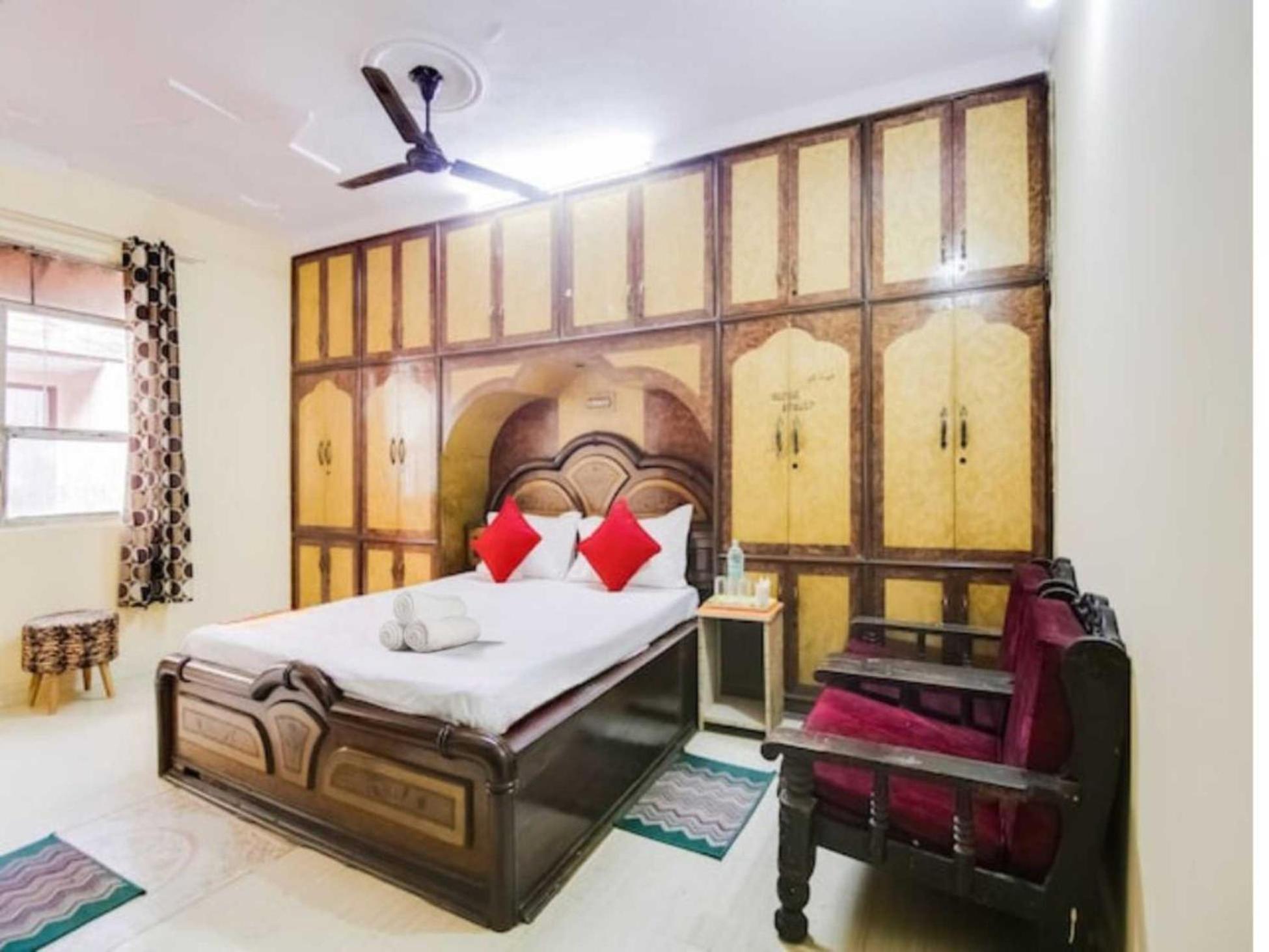 Hotel O Smart View New Delhi Bagian luar foto